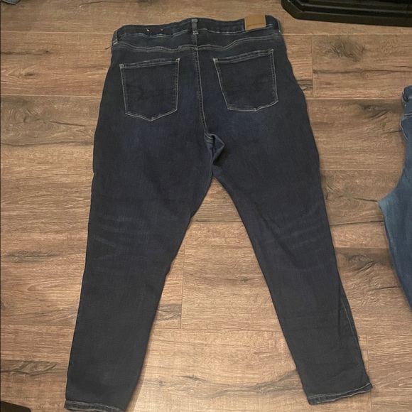 American Eagle Outfitters Women's Skinny Jeans - Dark and Medium Blue Bundle 2 - Picture 4 of 8